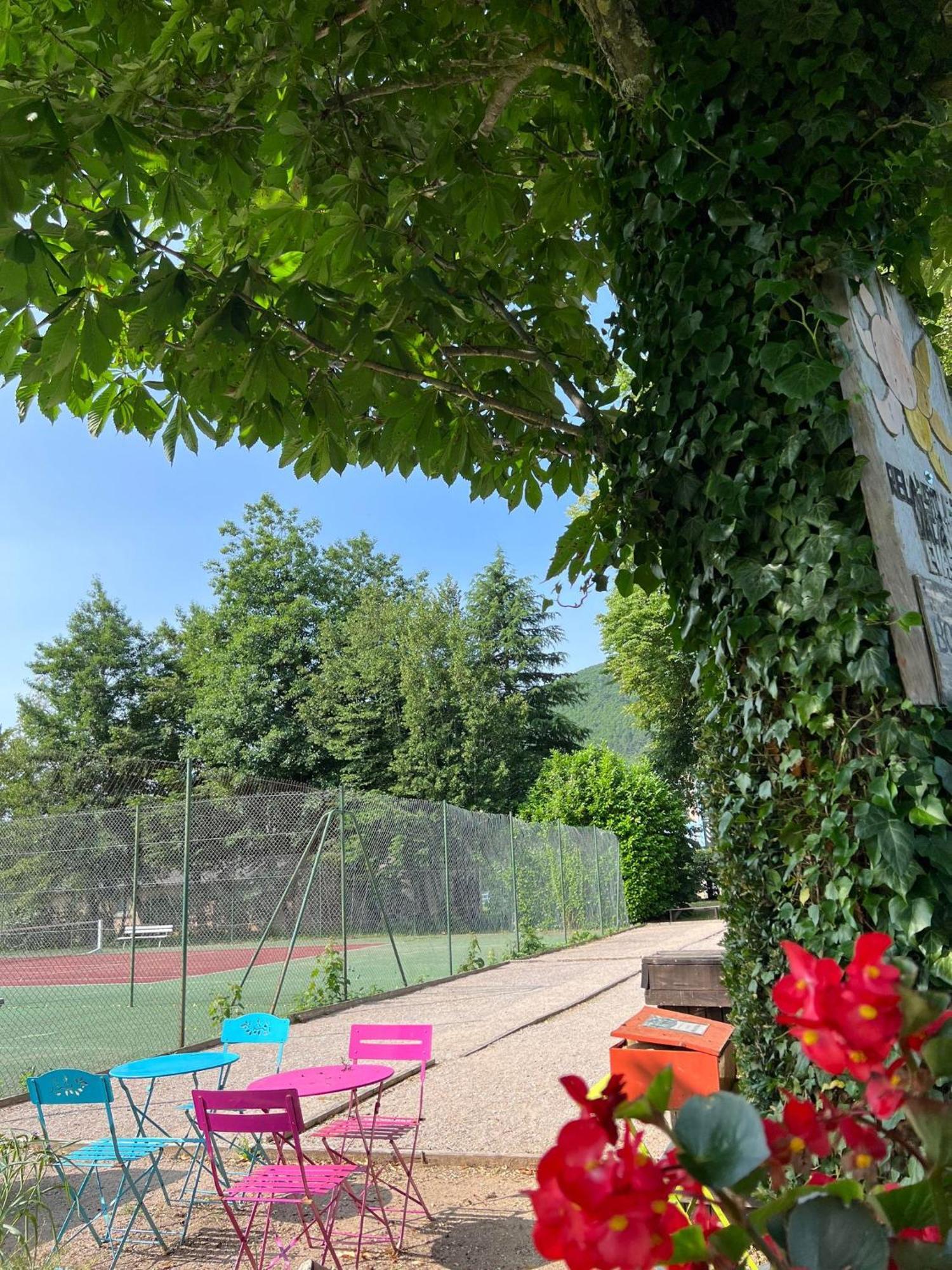 Domaine Du Roc Nantais Hotel Exterior photo